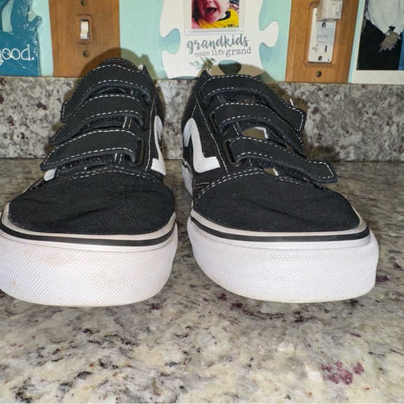 Vans Black & White 3 Strap Velcro Shoes Sze 9M / 10.5W - Picture 2 of 15